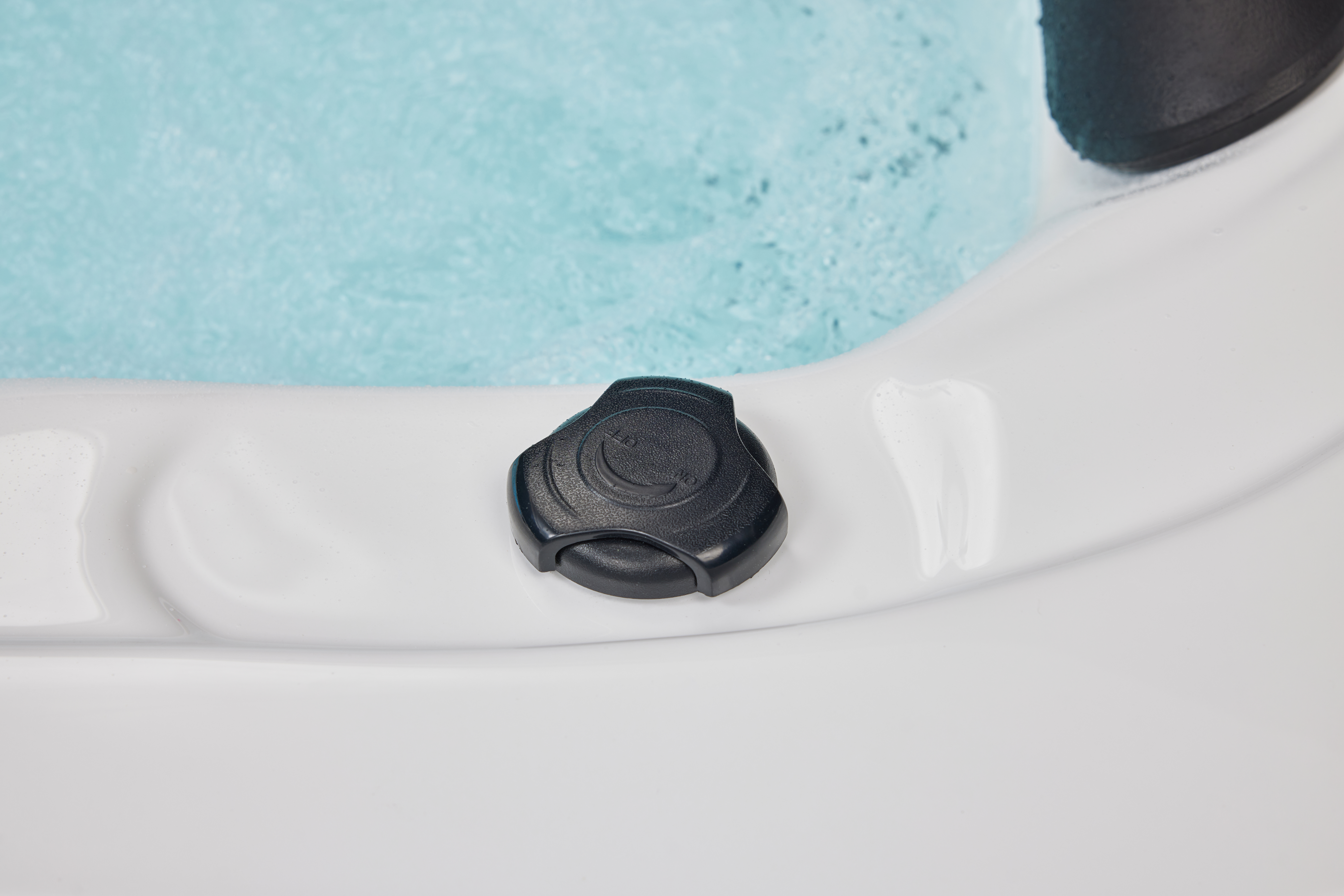 LuBoss Outdoor Whirlpool Modell LuBoss-594S Premium 215x215x90 cm LxBxH