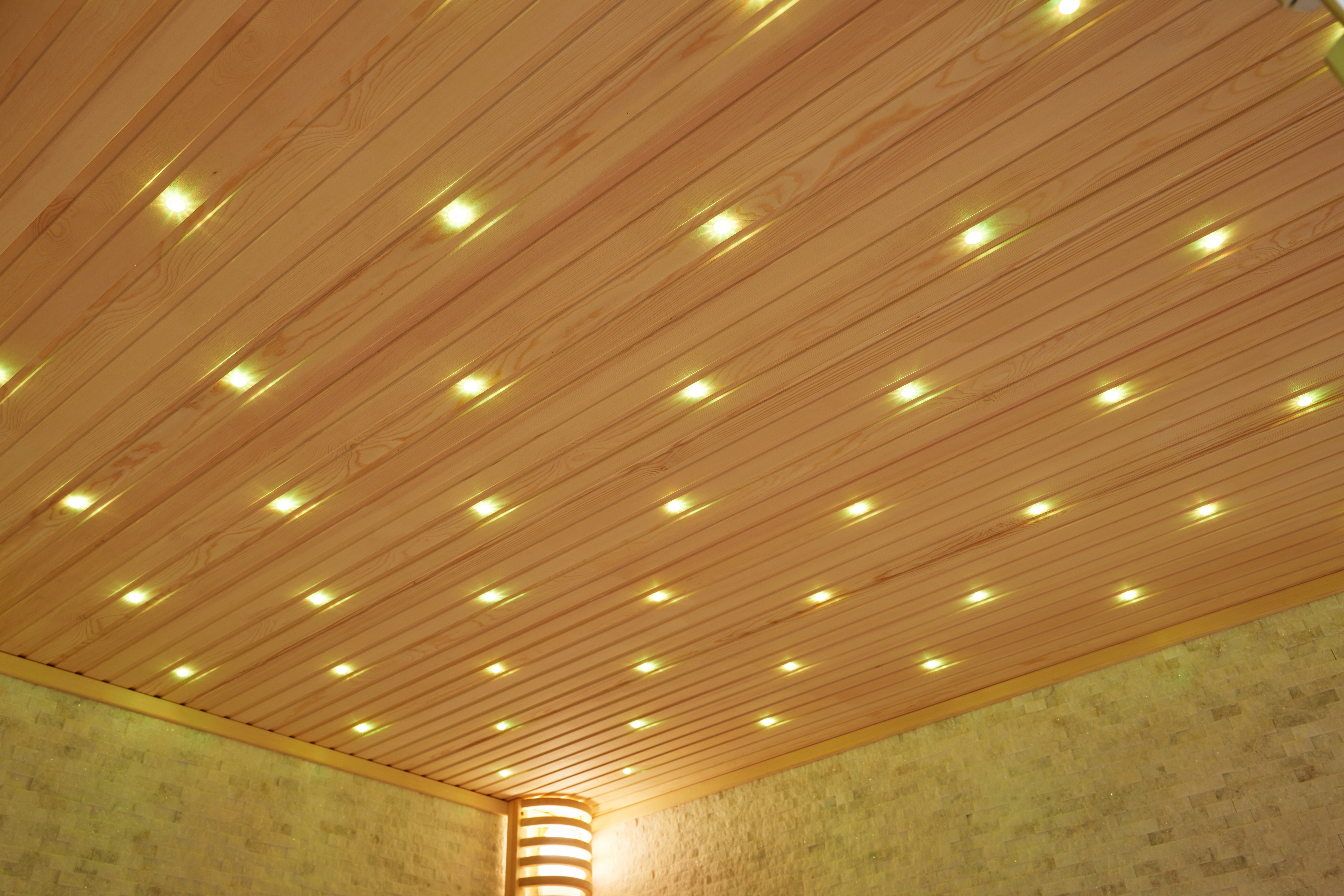 LuBoss E1101 Design-Sauna aus Pinienholz – 5-Eck Premium-Sauna in 3 Größen